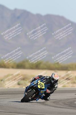 media/Oct-04-2025-CVMA (Sat) [[408bcdd6e4]]/Race 13-Amateur Supersport Open/